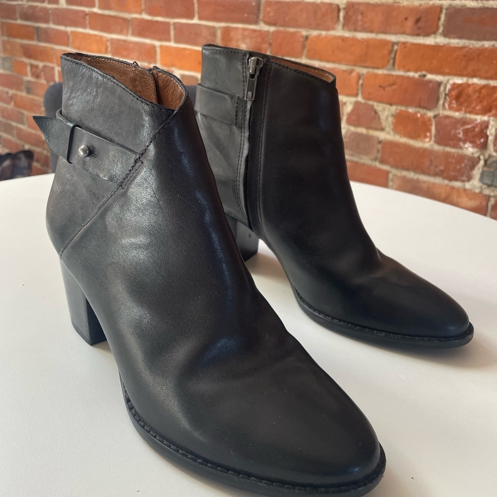 Madewell black leather boots